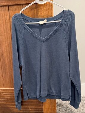 White Crow Camilla V-Neck Top Slate Blue Long Sleeve Top Size XSmall